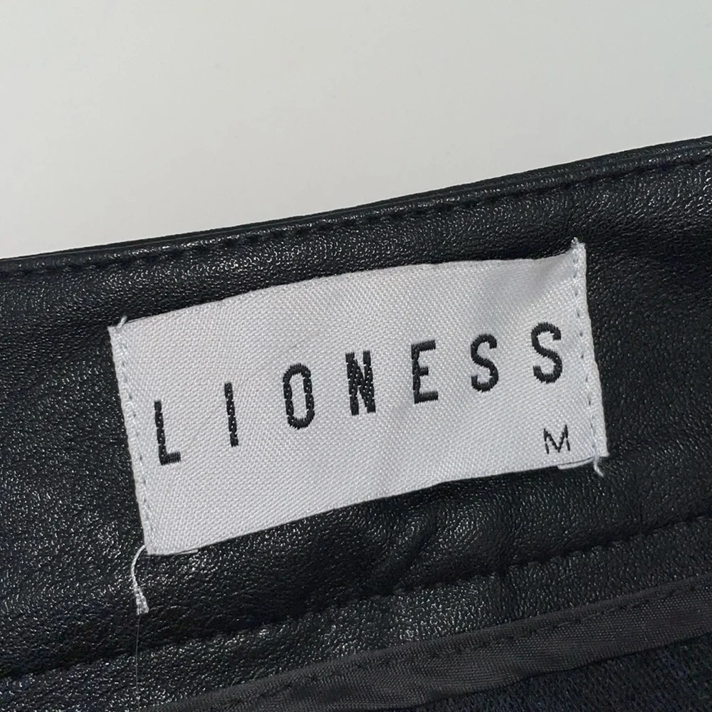 Lioness Slit Mini Leather Skirt